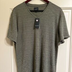 Men’s Guess v-neck shirt size L